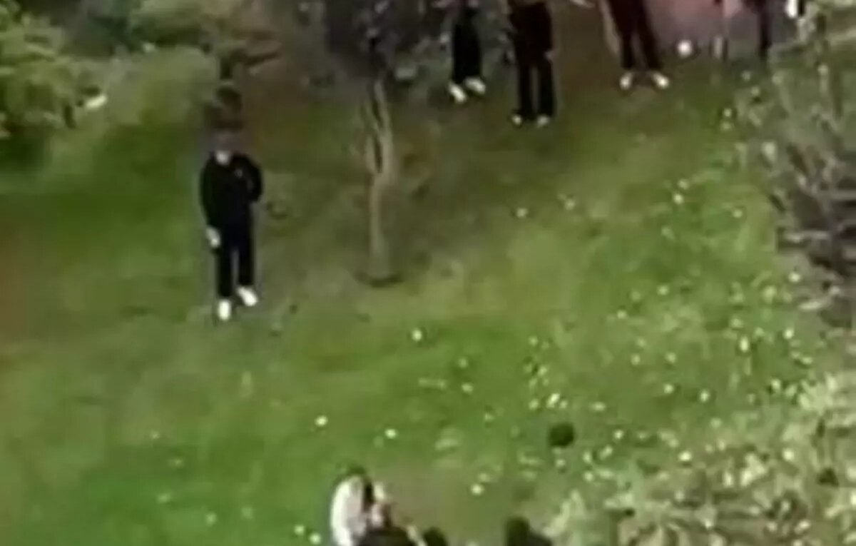 istanbulda lise ogrencileri arasinda kavga 5rjPnvDc.jpg