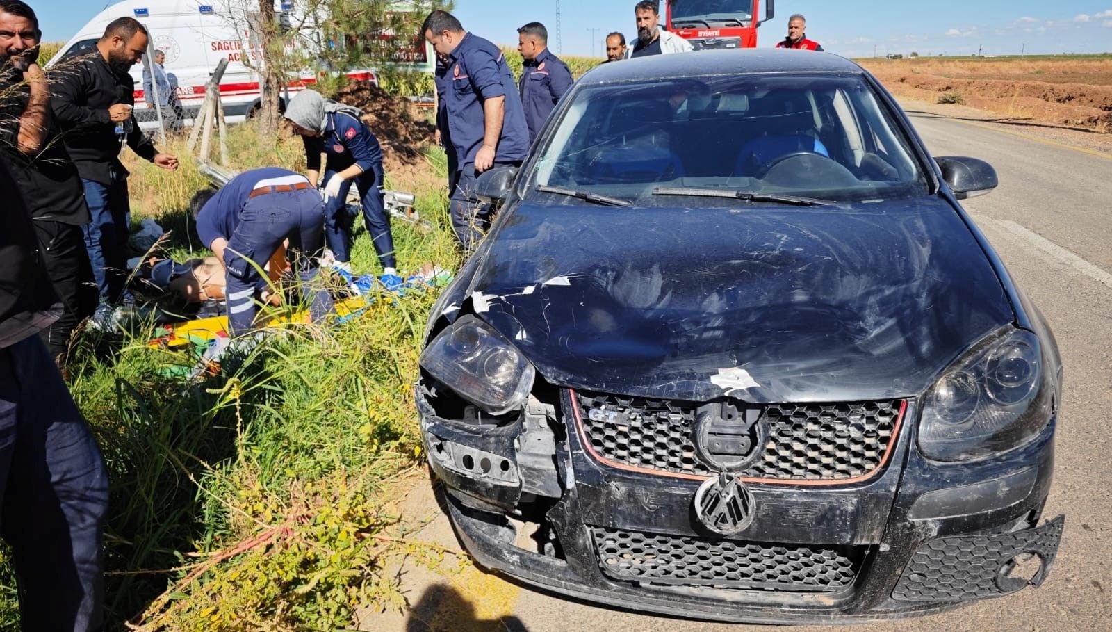 mardinde otomobil ile motosikletin carpistigi kazada 1 kisi yaralandi nSZFtRIT.jpg